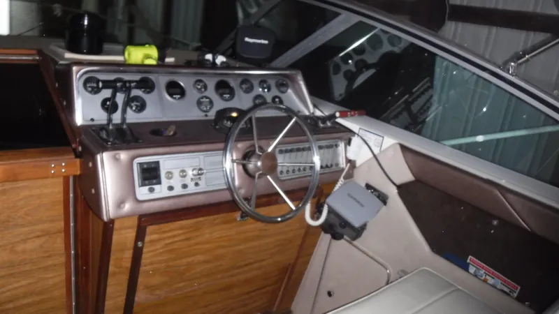 Slide: The Image of Sea Ray Weekender 1985 - 6