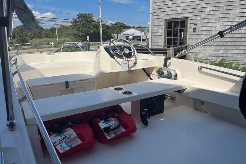 Slide: The Image of Boston Whaler 160 Super Sport 2026 - 3