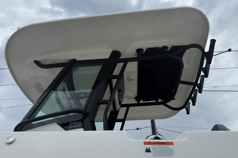 Slide: The Image of Boston Whaler 280 Outrage 2026 - 11