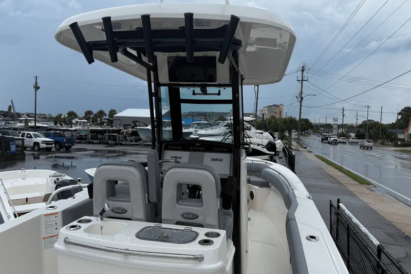 Slide: The Image of Boston Whaler 280 Outrage 2026 - 13