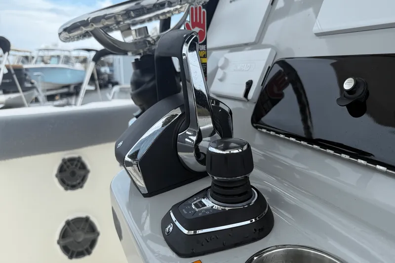 Slide: The Image of Boston Whaler 280 Outrage 2026 - 21