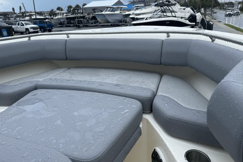 Slide: The Image of Boston Whaler 280 Outrage 2026 - 24