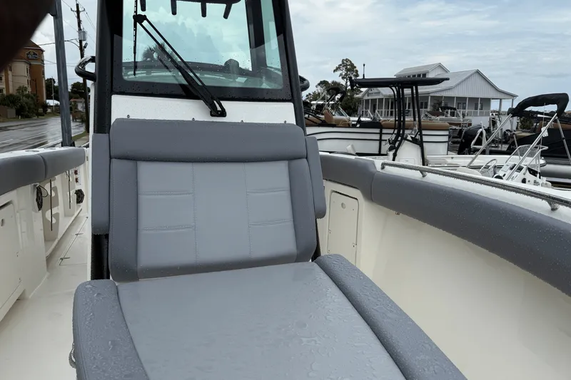 Slide: The Image of Boston Whaler 280 Outrage 2026 - 25