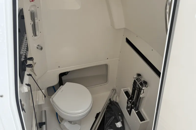 Slide: The Image of Boston Whaler 280 Outrage 2026 - 29