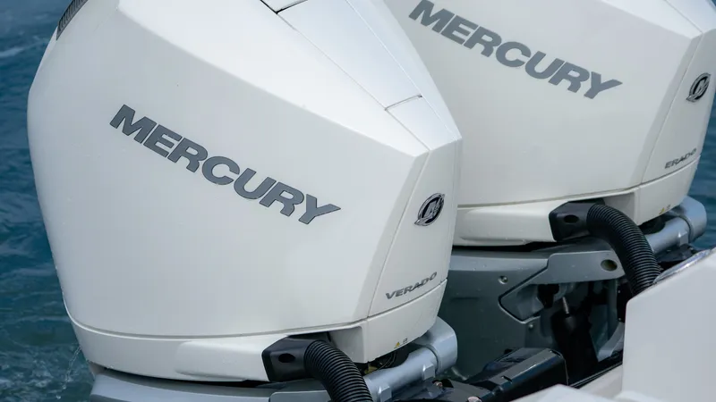 Slide: The Image of Boston Whaler 280 Outrage 2026 - 35