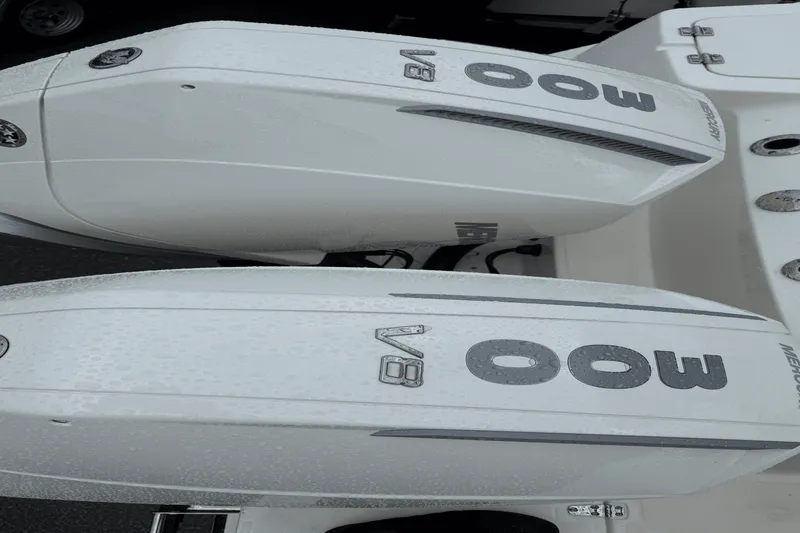 Slide: The Image of Boston Whaler 280 Outrage 2026 - 43