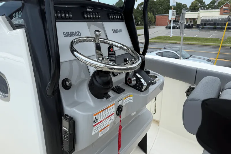 Slide: The Image of Boston Whaler 280 Outrage 2026 - 64