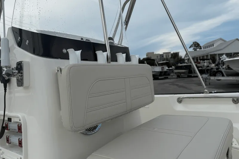 Slide: The Image of Boston Whaler 170 Montauk 2025 - 16