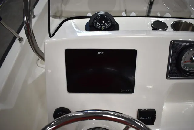 Slide: The Image of Boston Whaler 150 Montauk 2022 - 27