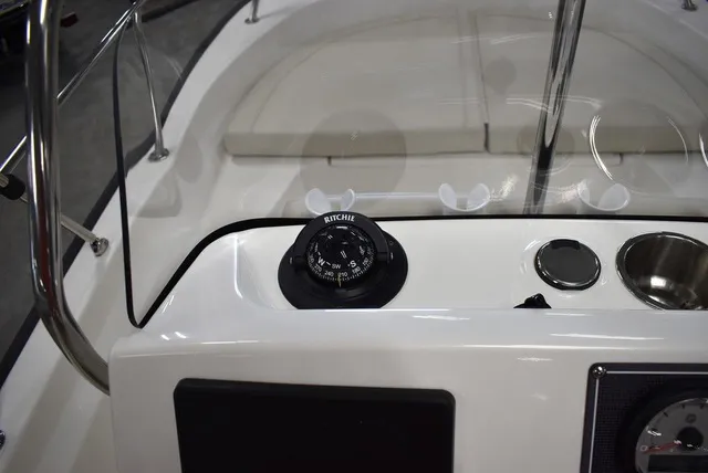 Slide: The Image of Boston Whaler 150 Montauk 2022 - 26