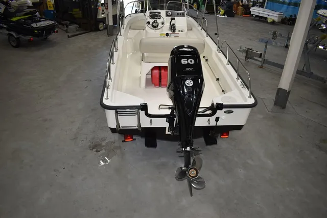 Slide: The Image of Boston Whaler 150 Montauk 2022 - 10