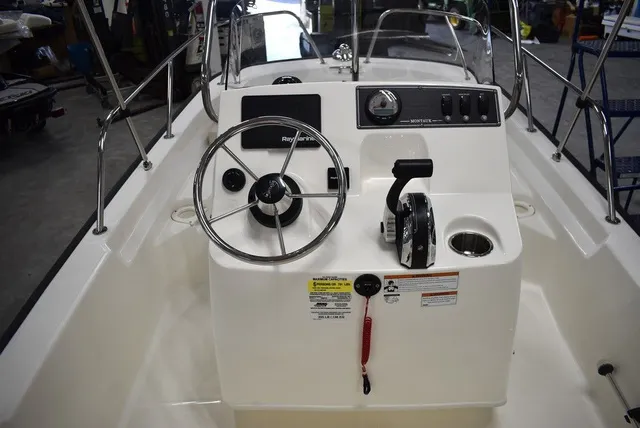 Slide: The Image of Boston Whaler 150 Montauk 2022 - 22