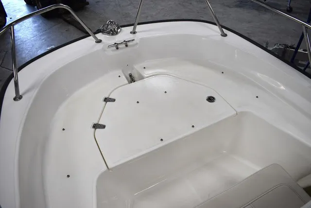 Slide: The Image of Boston Whaler 150 Montauk 2022 - 33