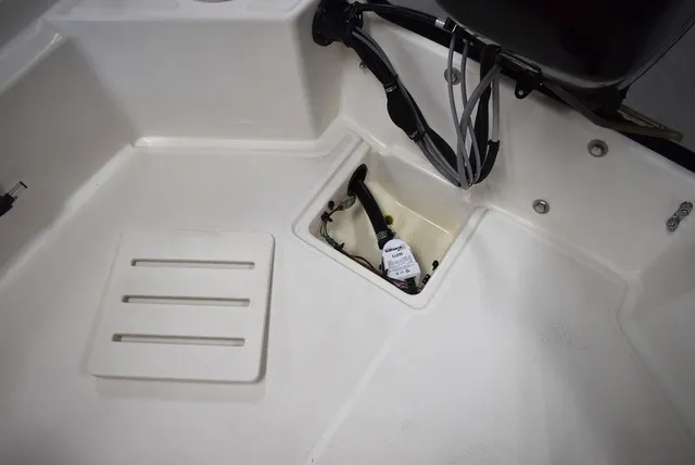 Slide: The Image of Boston Whaler 150 Montauk 2022 - 39