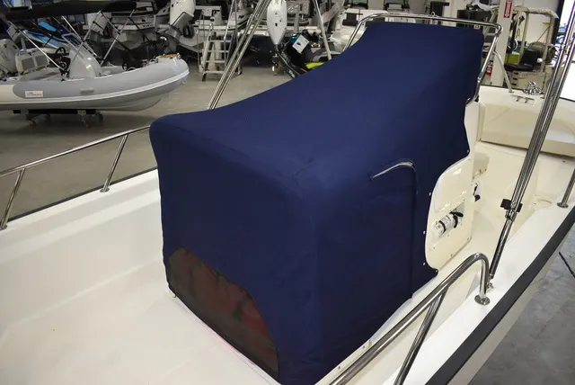 Slide: The Image of Boston Whaler 150 Montauk 2022 - 42