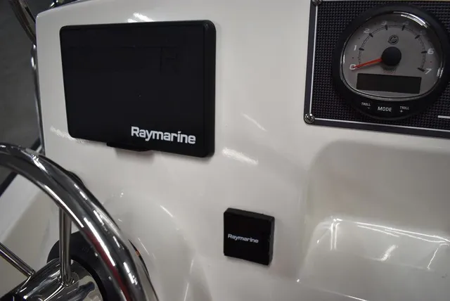 Slide: The Image of Boston Whaler 150 Montauk 2022 - 29