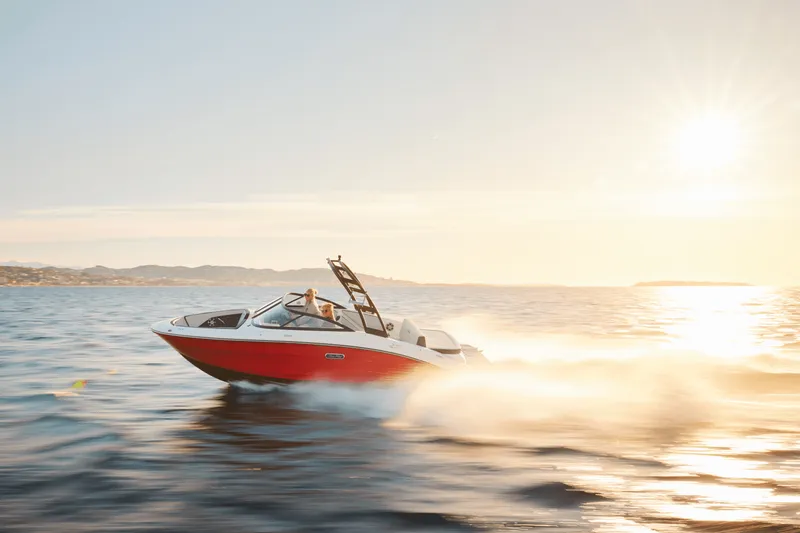 Slide: The Image of Sea Ray SPX 210 2025 - 2