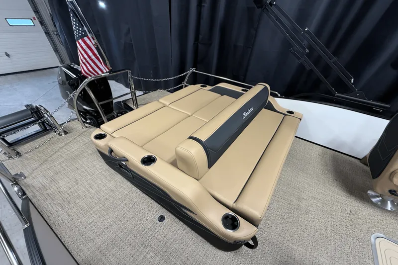 Slide: The Image of Barletta Cabrio 22 UC 2026 - 106