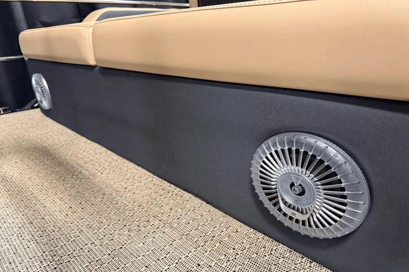 Slide: The Image of Barletta Cabrio 22 UC 2026 - 19