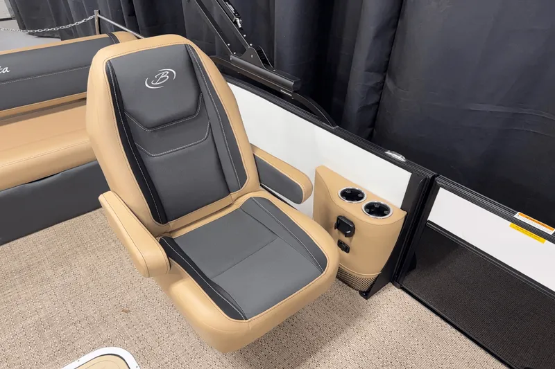 Slide: The Image of Barletta Cabrio 22 UC 2026 - 43