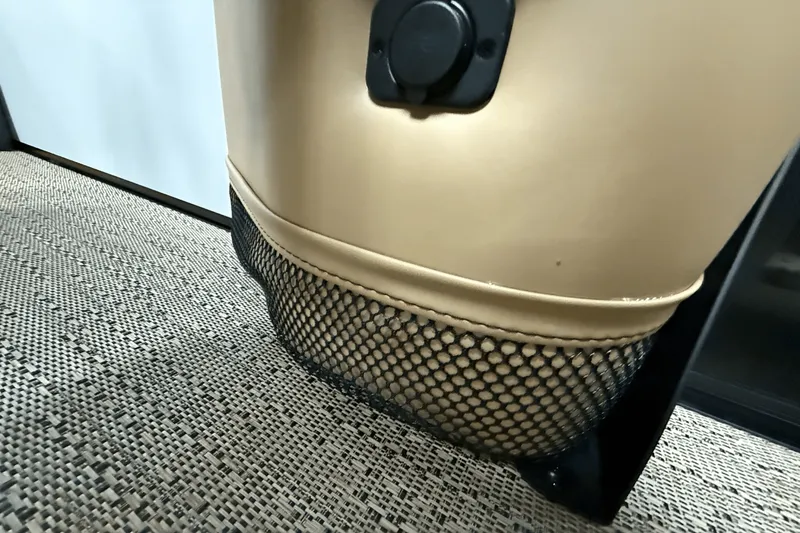 Slide: The Image of Barletta Cabrio 22 UC 2026 - 47