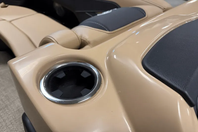 Slide: The Image of Barletta Cabrio 22 UC 2026 - 60