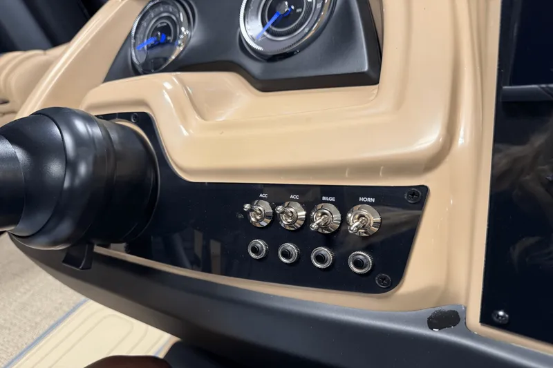 Slide: The Image of Barletta Cabrio 22 UC 2026 - 63