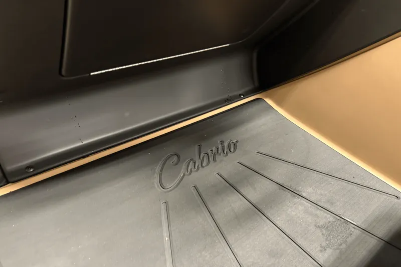 Slide: The Image of Barletta Cabrio 22 UC 2026 - 72