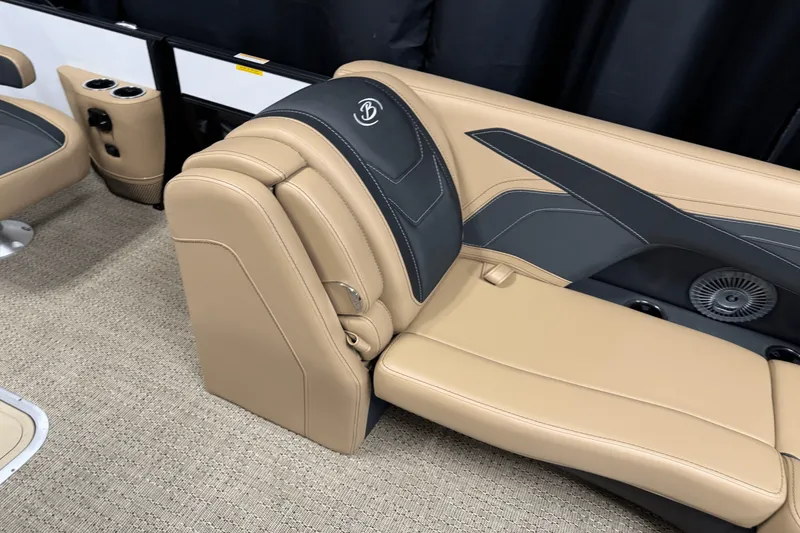 Slide: The Image of Barletta Cabrio 22 UC 2026 - 83