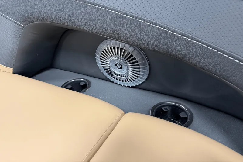 Slide: The Image of Barletta Cabrio 22 UC 2026 - 92