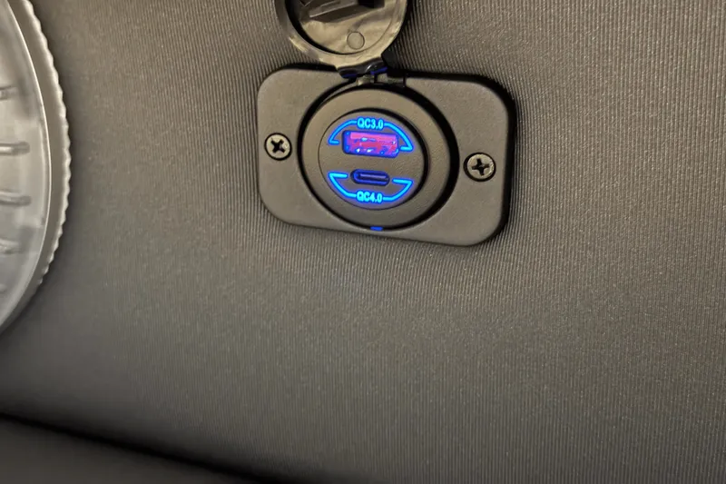 Slide: The Image of Barletta Cabrio 22 UC 2026 - 98