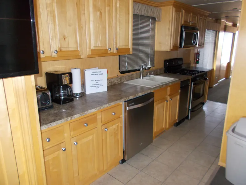 Slide: The Image of Modern kitchen in 2006 American Waterways Sapphire Skies 1/10 Ownership houseboat. - 18