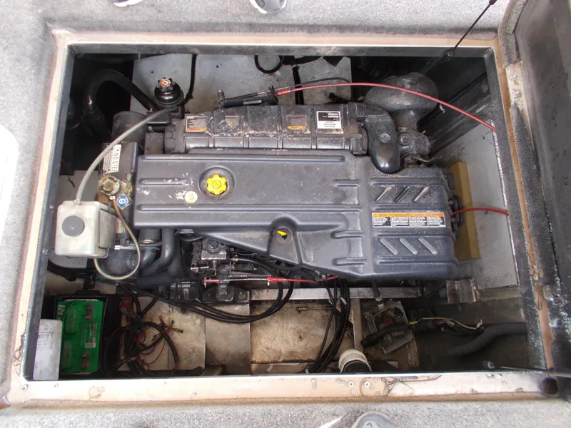 Slide: The Image of Engine compartment of 2006 American Waterways Sapphire Skies 1/10 Ownership boat. - 19