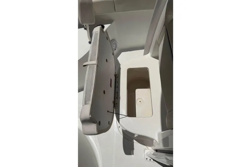 Slide: The Image of Sea Hunt Ultra 234 2023 - 15