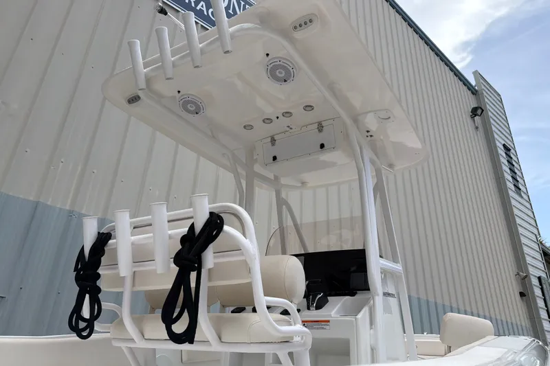 Slide: The Image of Sea Hunt Ultra 234 2023 - 23