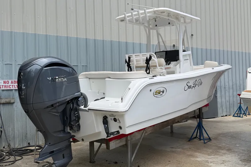 Slide: The Image of Sea Hunt Ultra 234 2023 - 17