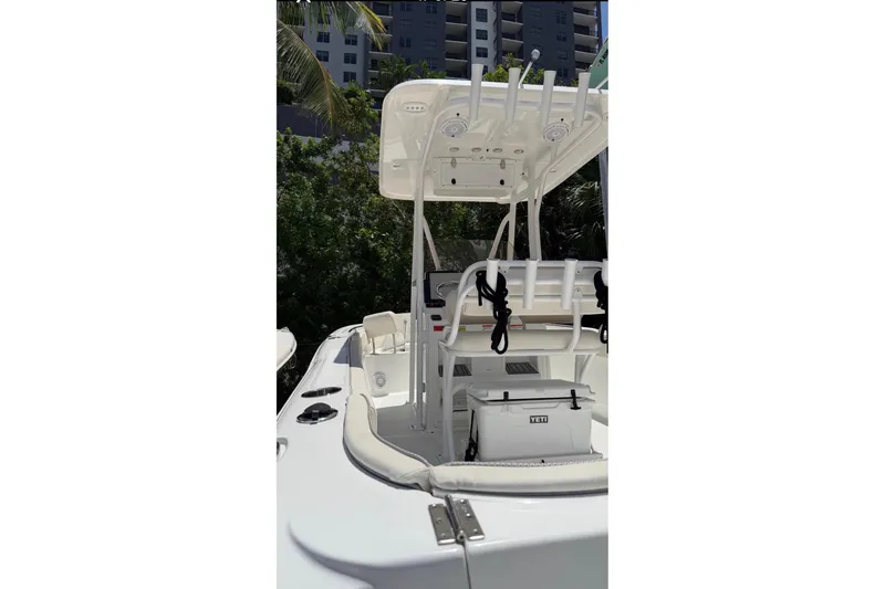 Slide: The Image of Sea Hunt Ultra 234 2023 - 13