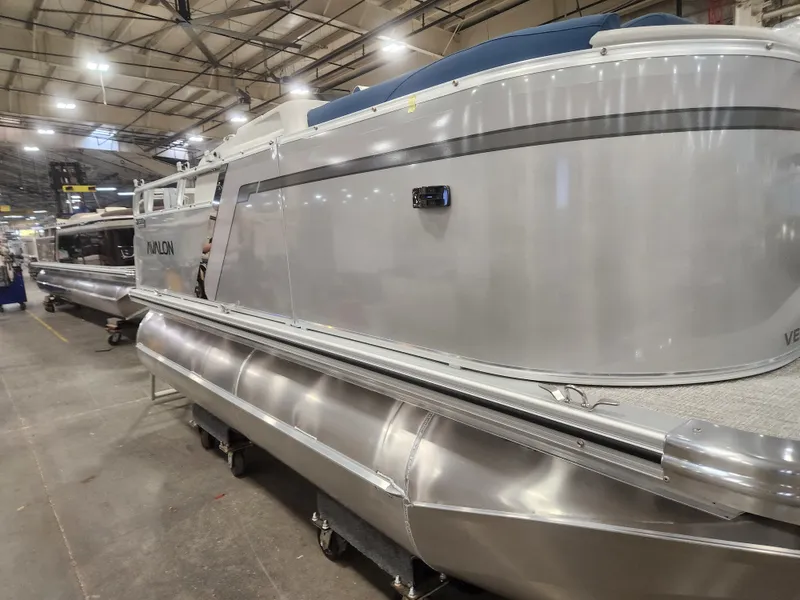 Slide: The Image of Avalon "Liquid Silver" Venture Cruise - 15 FT 2027 - 9