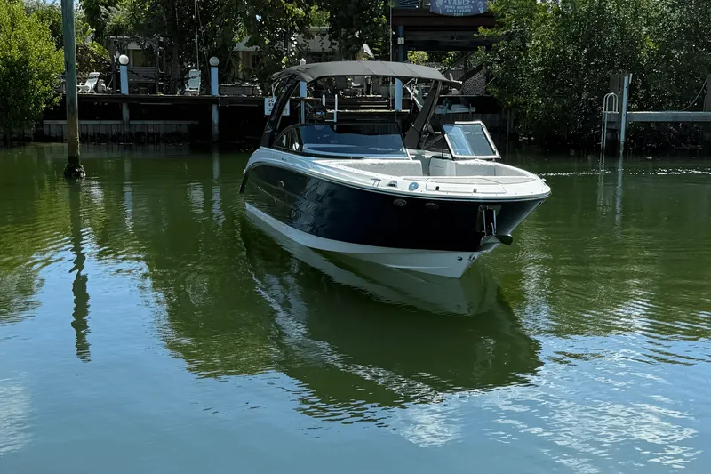 The Image of Sea Ray SDX 270 Outboard 2025 - 0