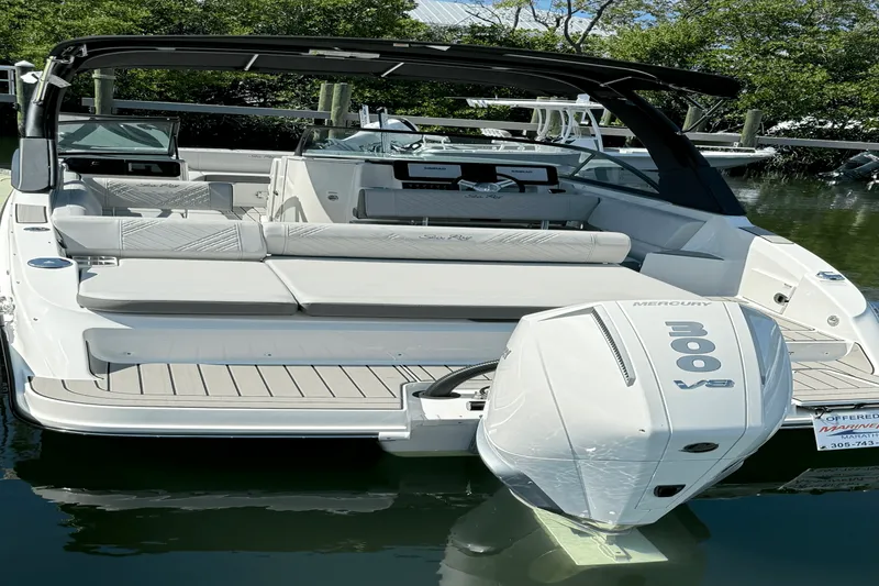 Slide: The Image of Sea Ray SDX 270 Outboard 2025 - 21