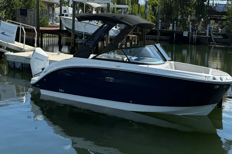 Slide: The Image of Sea Ray SDX 270 Outboard 2025 - 23