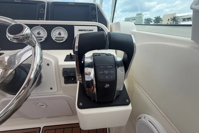 Slide: The Image of Wellcraft 290 Coastal 2002 - 21