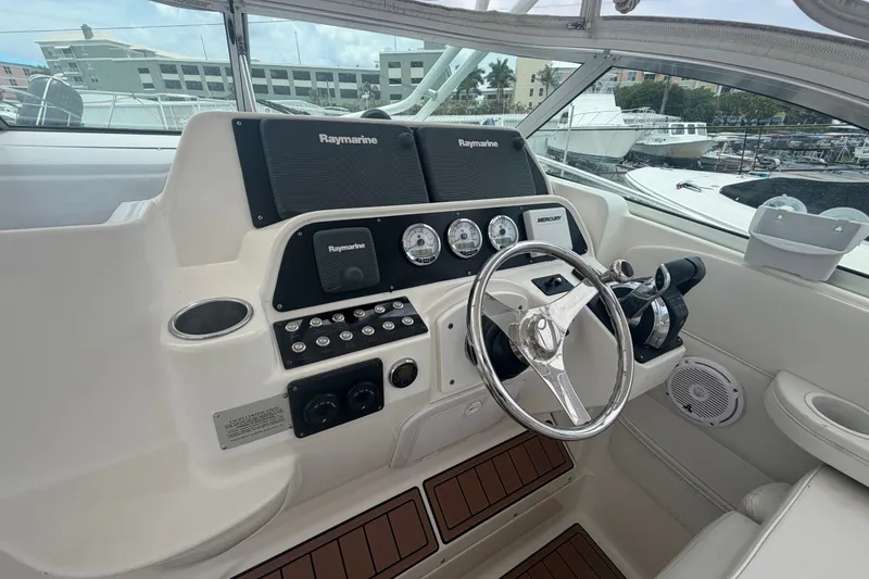 Slide: The Image of Wellcraft 290 Coastal 2002 - 33