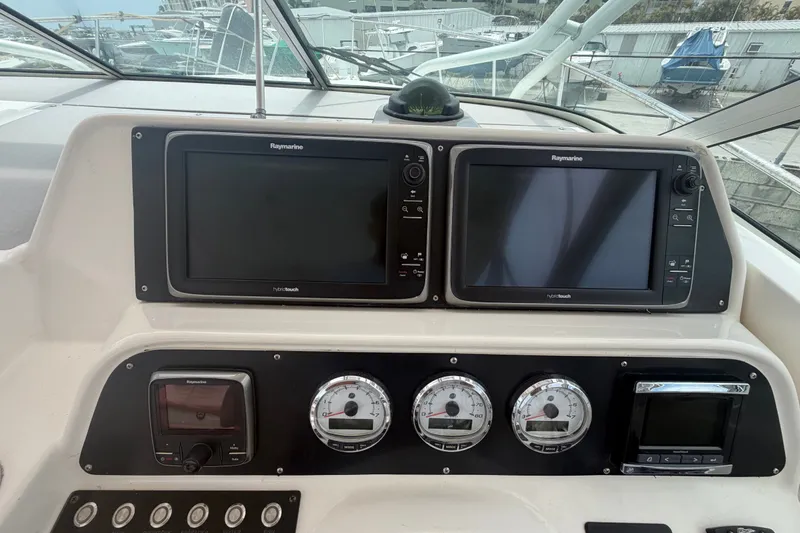 Slide: The Image of Wellcraft 290 Coastal 2002 - 37
