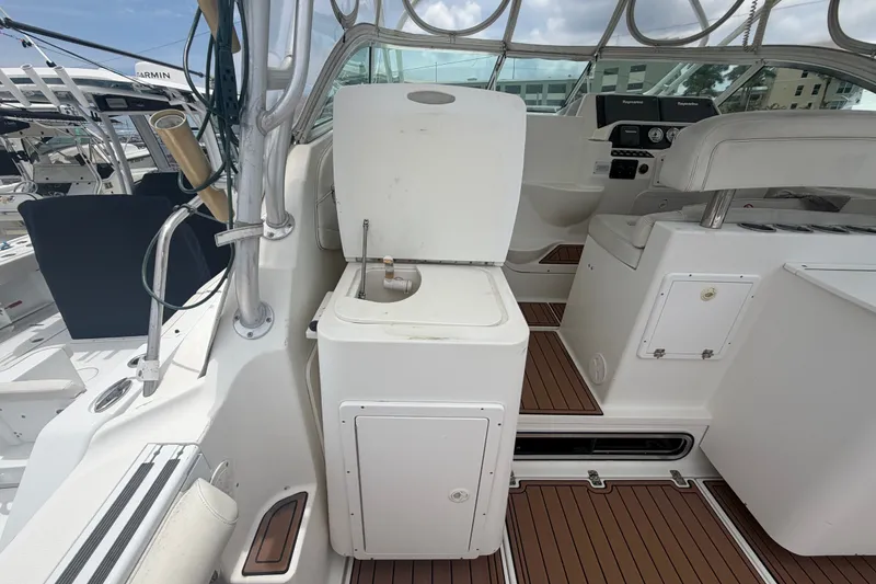 Slide: The Image of Wellcraft 290 Coastal 2002 - 26