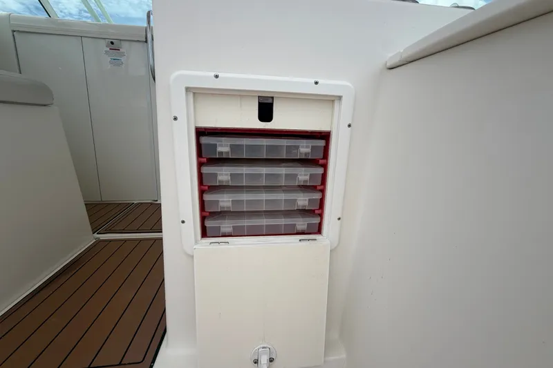 Slide: The Image of Wellcraft 290 Coastal 2002 - 27