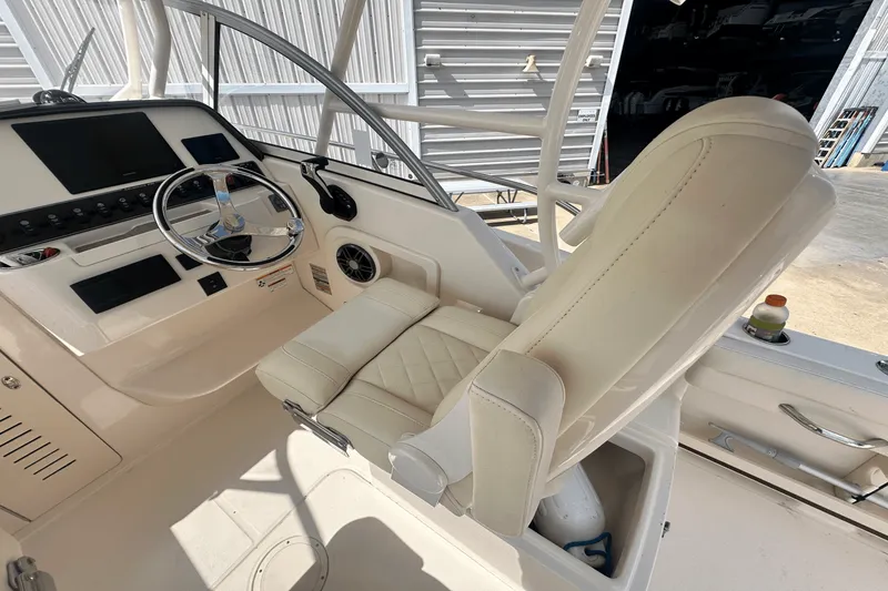 Slide: The Image of Grady-White 218 ADVENTURE 2023 - 16