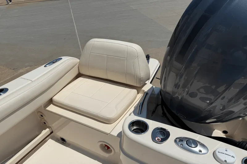 Slide: The Image of Grady-White 218 ADVENTURE 2023 - 28