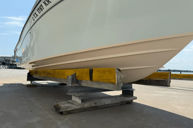 Slide: The Image of Grady-White Adventure 218 2023 - 10