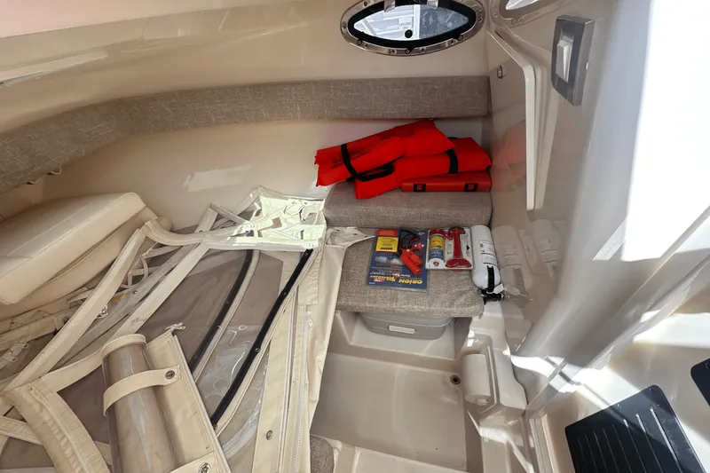 Slide: The Image of Grady-White Adventure 218 2023 - 34